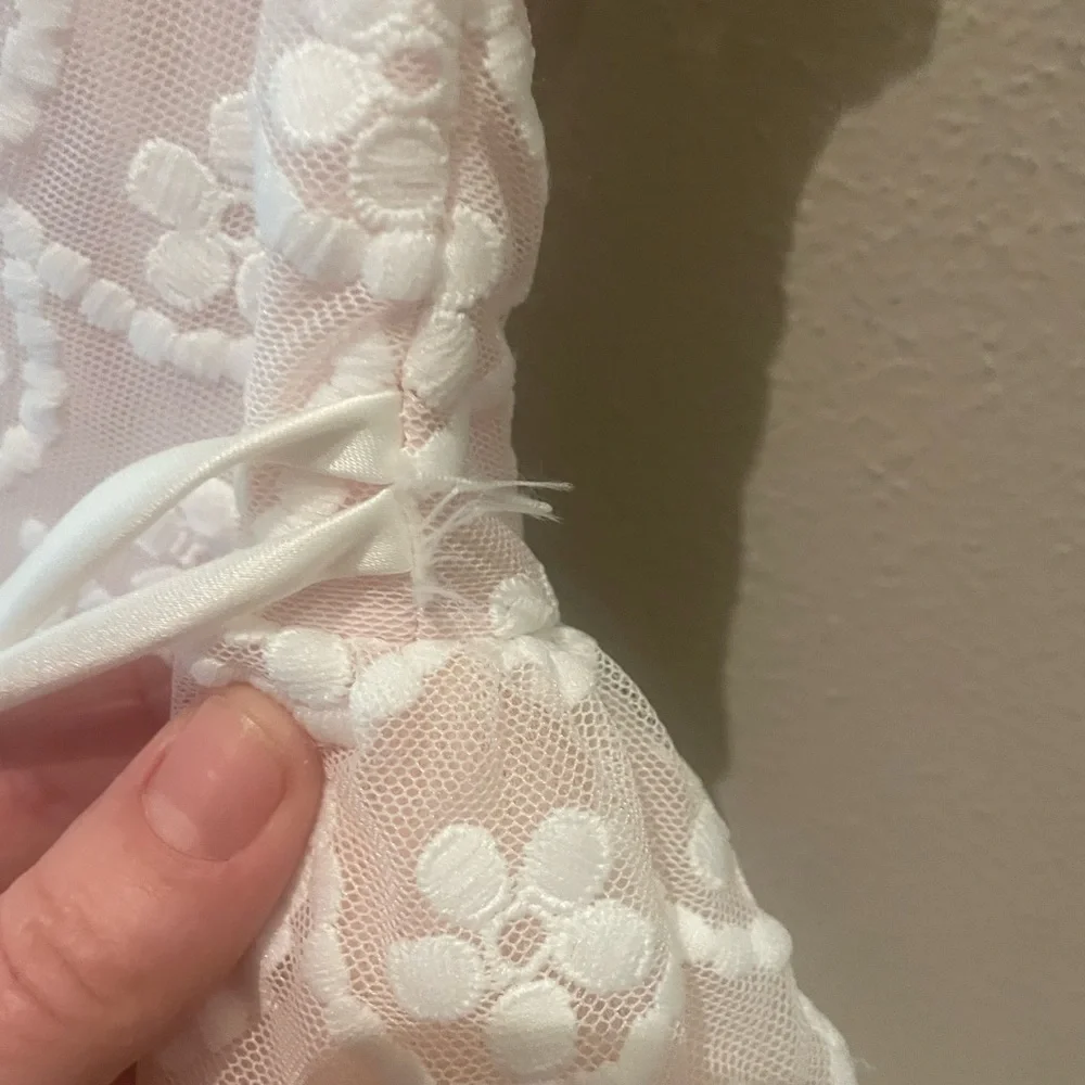 Petite Adele gorgeous lace overlay dress girl 3-4 - Picture 11 of 12